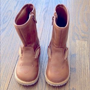 Adorable bunny face boots. Excellent condition.